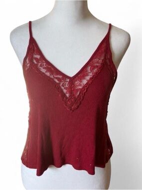 Forever 21 Red Lace Relaxed Fit V Neck Cropped Tank Top size Small